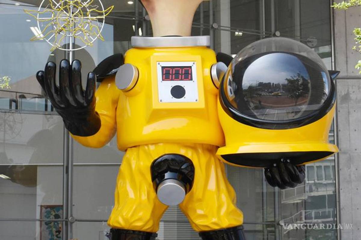 Escultura de 'niño gigante' incomoda a habitantes de Fukushima por evocar desastre nuclear