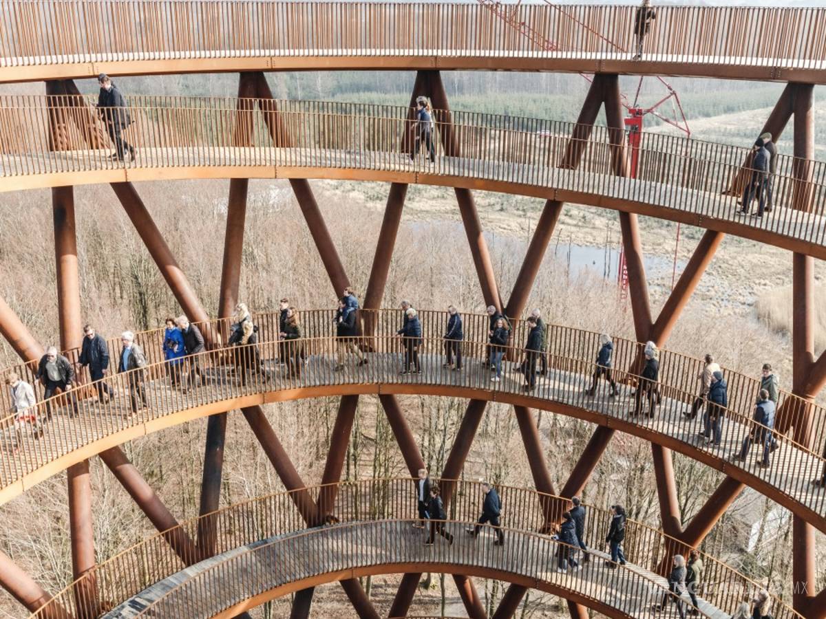 $!La Forest Tower les ofrece a los visitantes una nueva perspectiva del bosque escandinavo