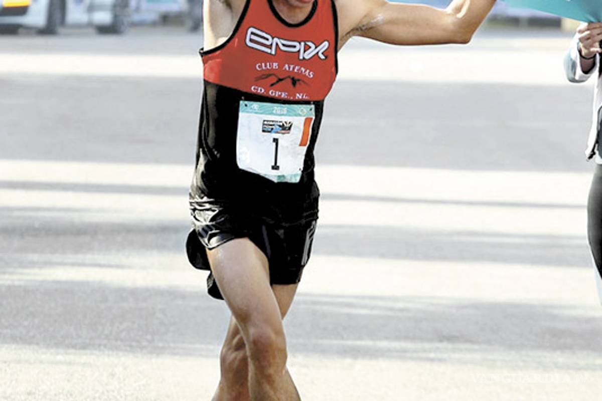 Jorge Hernández se lleva el Maratón de Monterrey