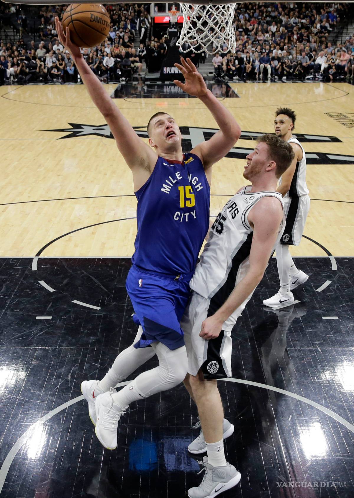 $!Los Nuggets igualan la serie ante los Spurs gracias a Nikola Jokic