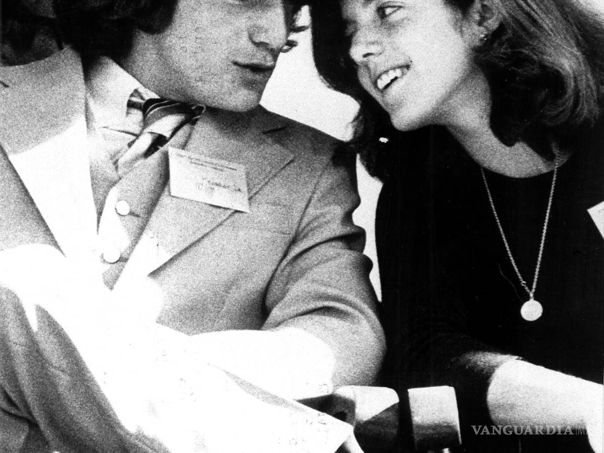 $!John-John Kennedy, hace 20 años fallecía en un terrible accidente de aviación