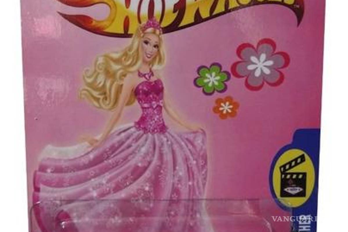 $!¿Lo has visto? Captan en las calles de Saltillo al ‘Barbie Beetle’