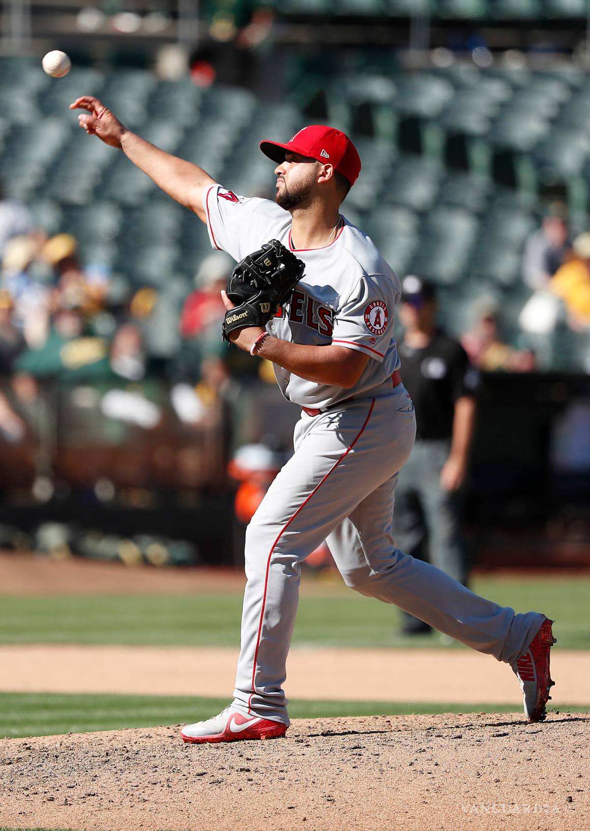 $!Pitcha, catcha y batea. Francisco Arcia es el hombre orquesta y se convirtió en hombre récord dentro de las Grandes Ligas