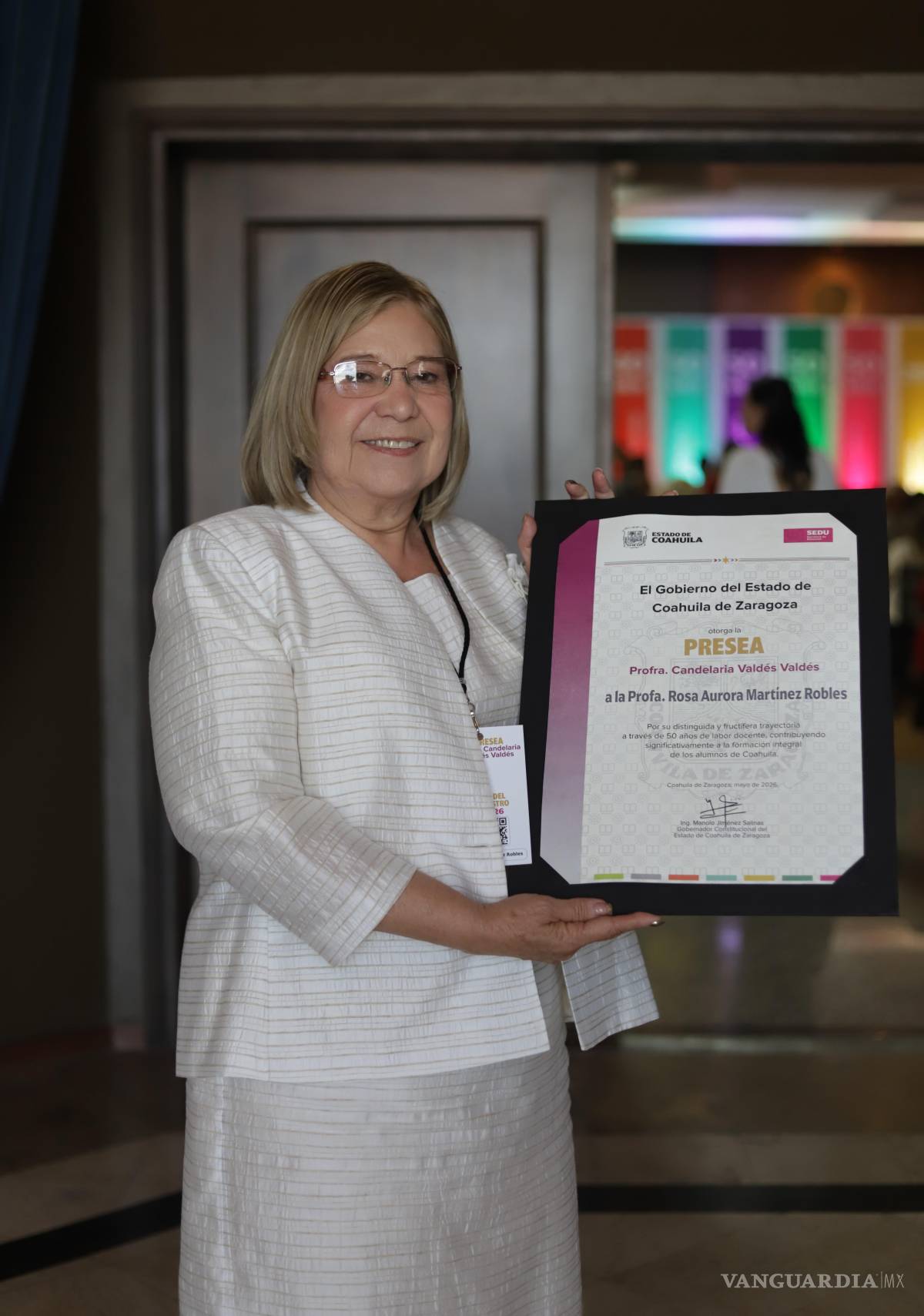 $!Rosa Aurora afirma que su familia más grande está formada por sus alumnos y generaciones de estudiantes.