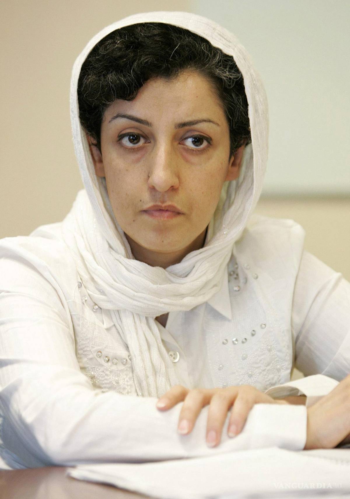 $!El activista iraní Narges Mohammadi asiste a una conferencia de prensa en la sede de la ONU en Ginebra, Suiza.