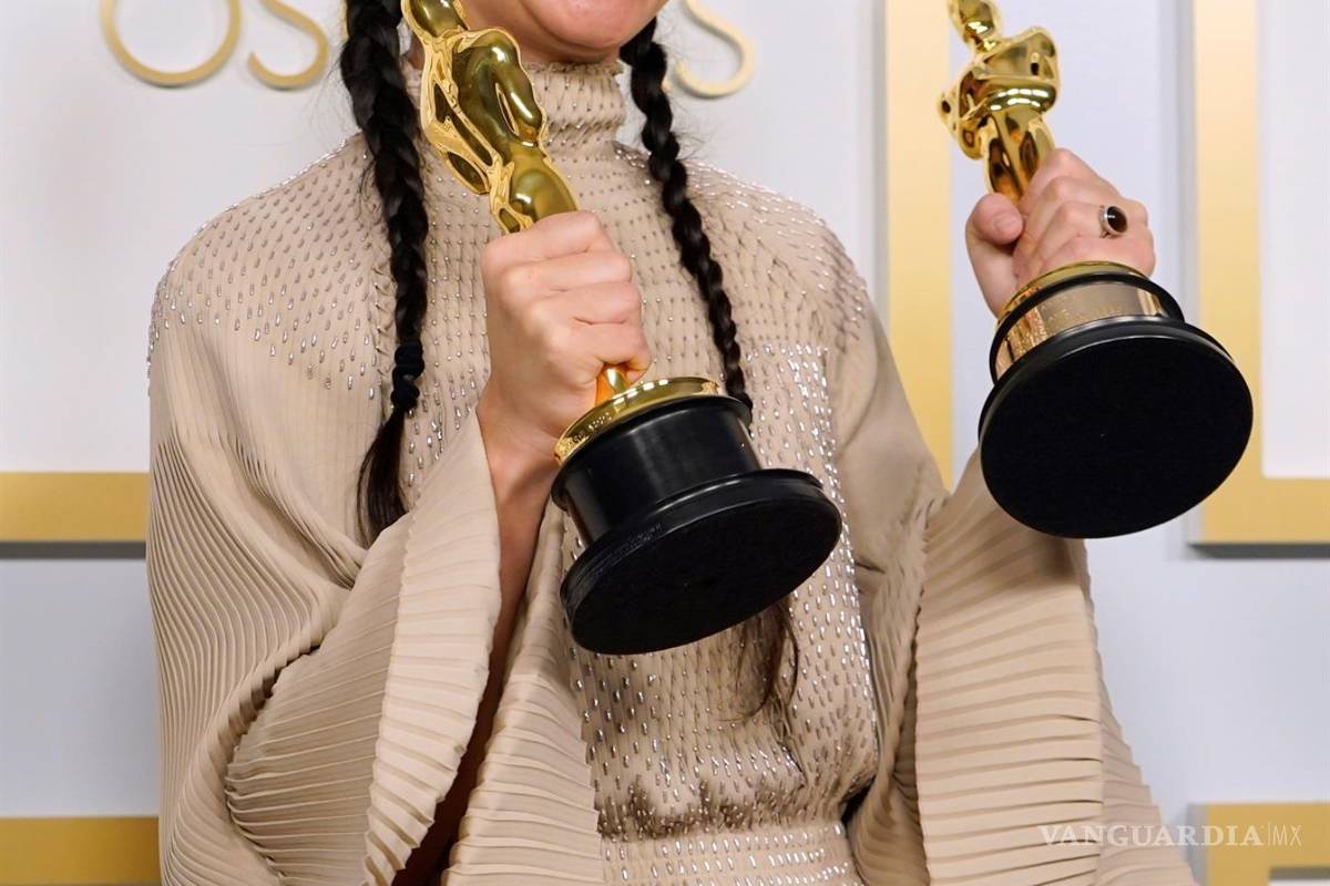 Ignora la prensa china el histórico Oscar a Chloé Zhao como mejor directora