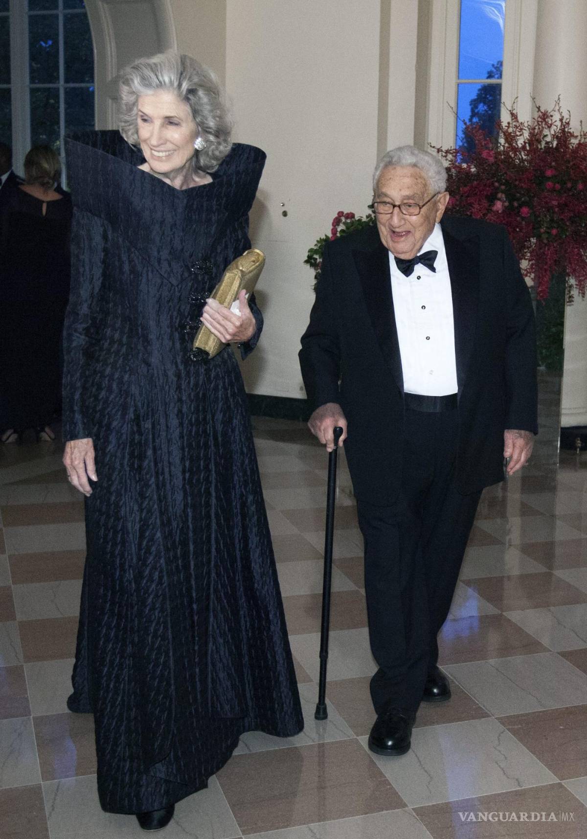 $!Imagen de archivo fechada en Washington, el 25 de septiembre de 2015, de Henry Kissinger y su esposa Nancy. /POOL