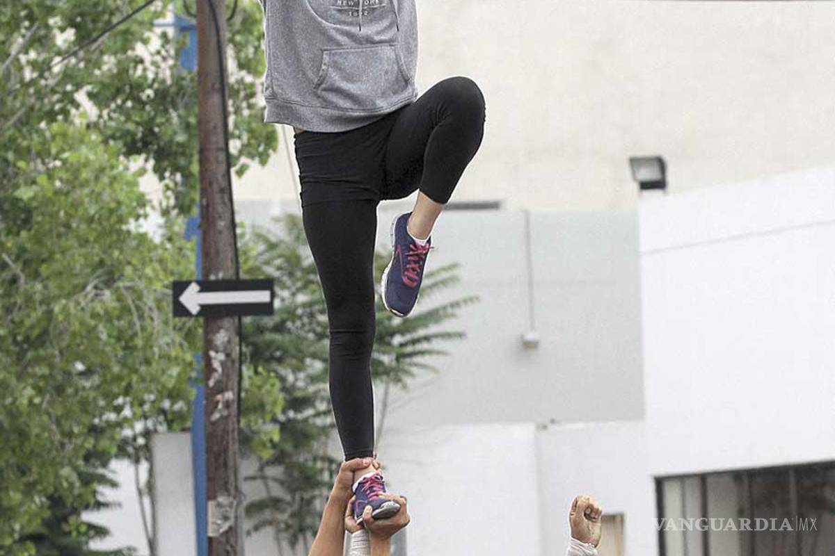 Ser ‘millenial’… y ganarse la vida bajo un semáforo