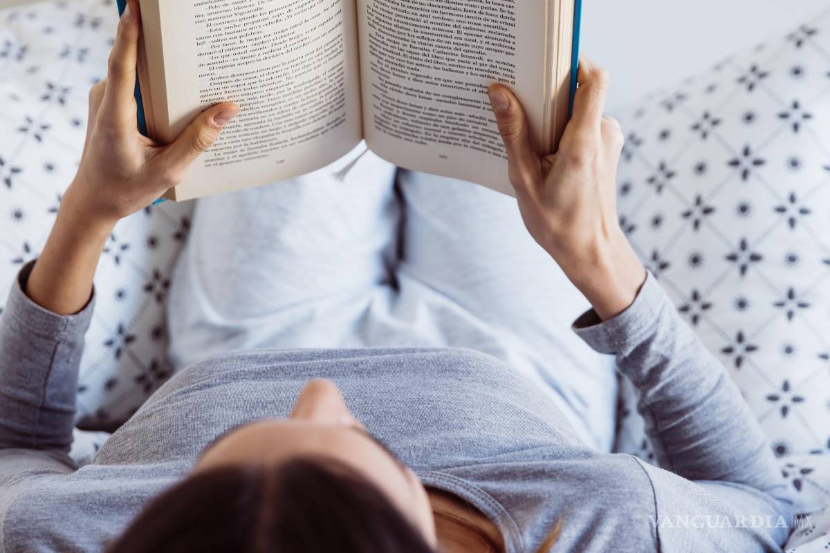 $!Leer y dedicar tiempo a actividades placenteras fortalece el equilibrio emocional y protege la salud.