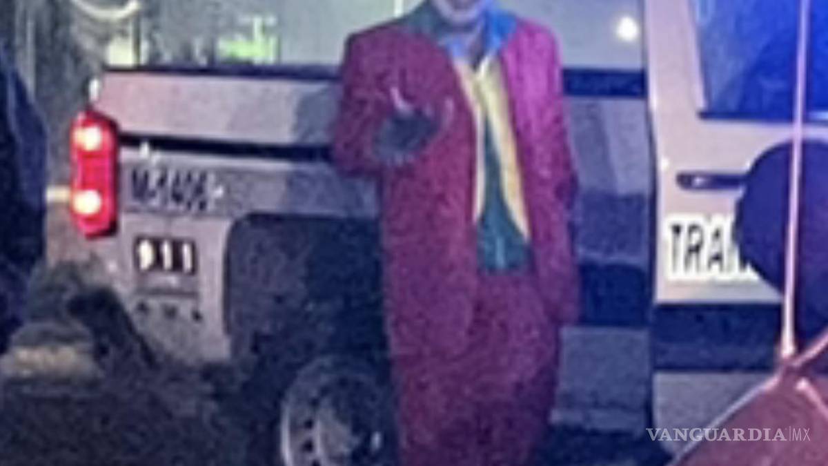 Chocan ‘Guasón’ y ‘Winnie Pooh’ contra taxi en cruce de Saltillo