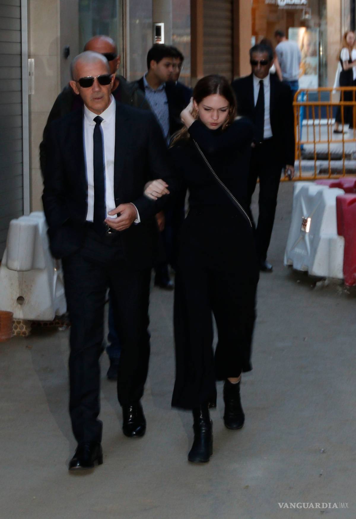 $!Antonio Banderas, acompañado de su hija en el adiós a su madre