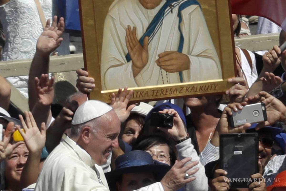 “Es santa pero la seguiremos llamando Madre Teresa”: Papa Francisco
