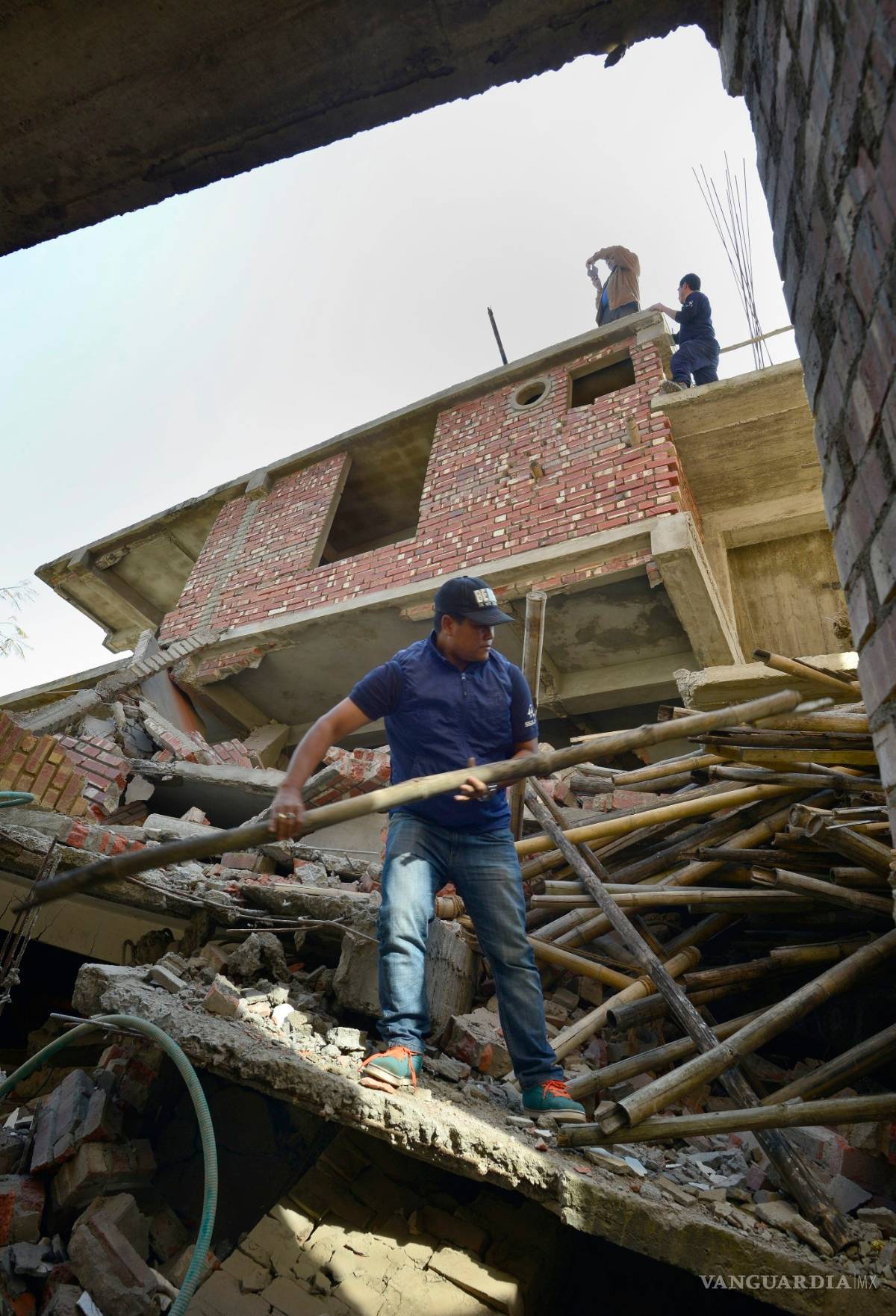 $!Al menos 8 muertos y cuantiosos daños por sismo en India