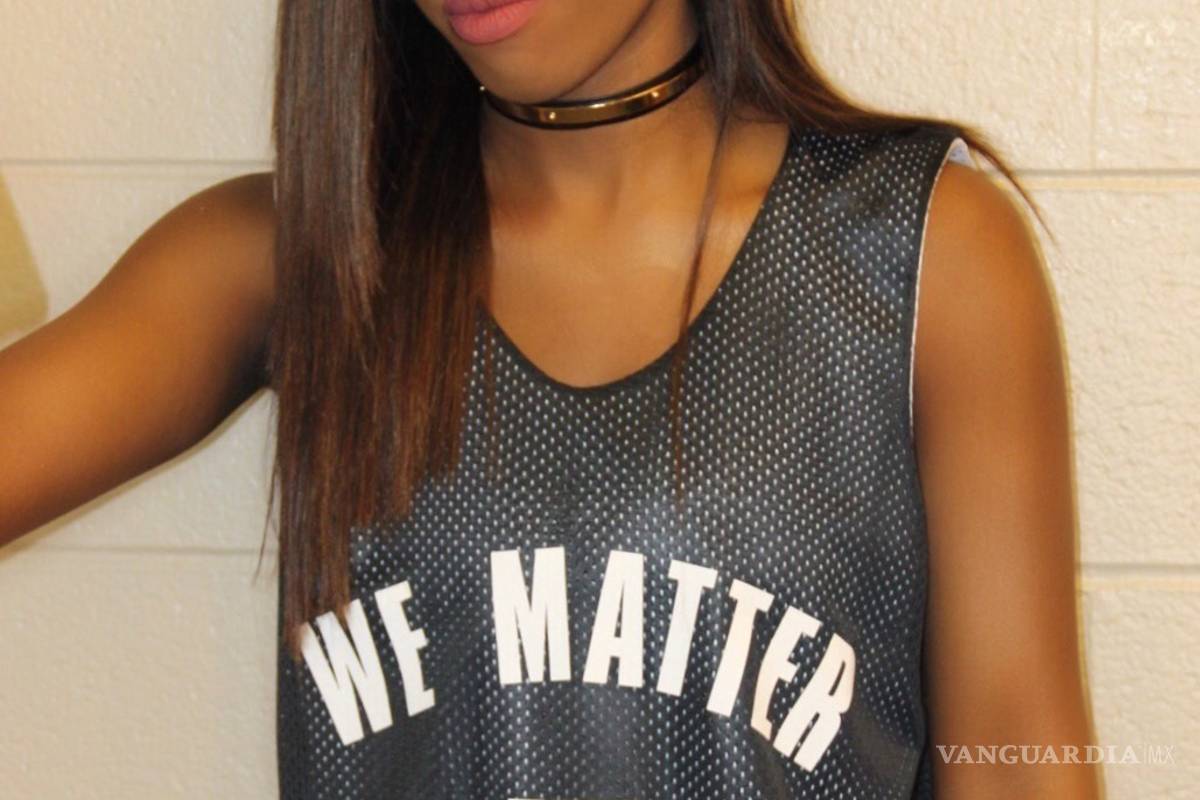 ¿Llega la censura a la NBA? Sixers vetan a cantante por una camiseta