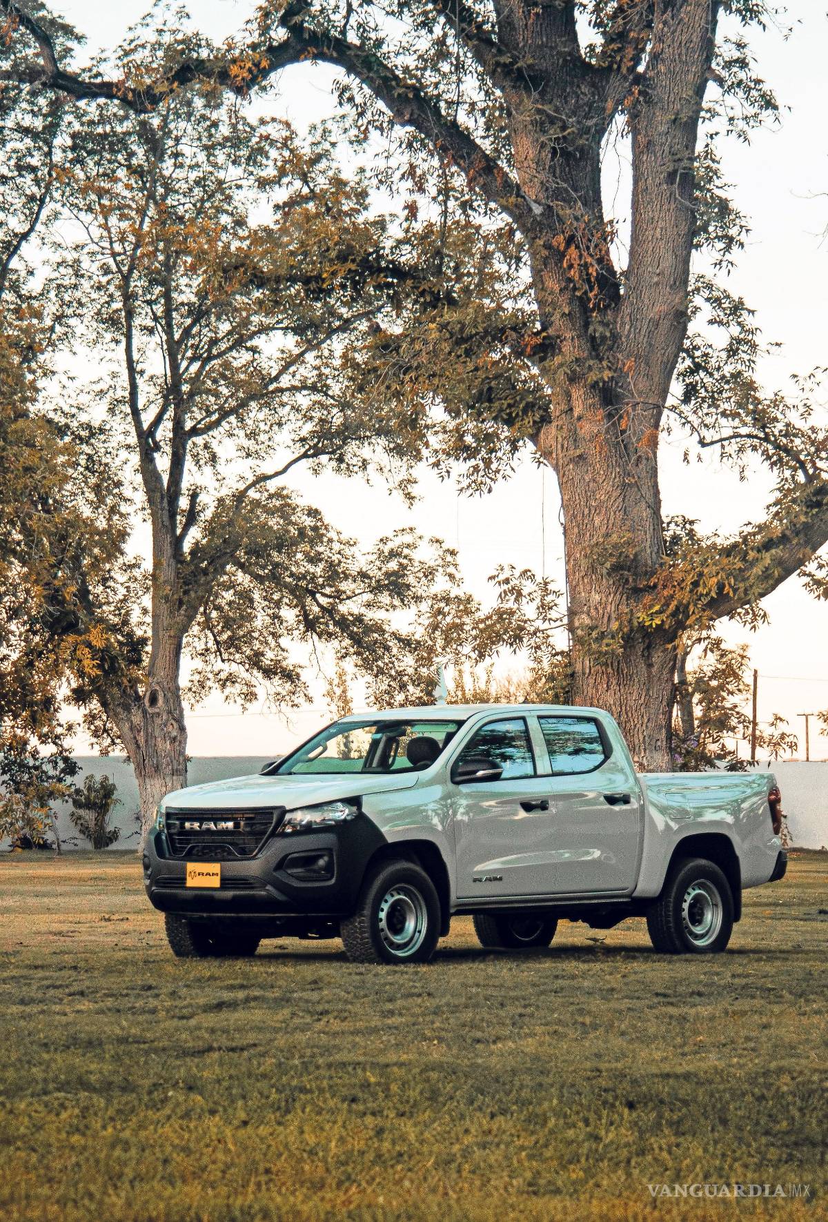 $!Cabina amplia y equilibrada, con tecnología centrada en el conductor y operación intuitiva desde su pantalla de 10 pulgadas.