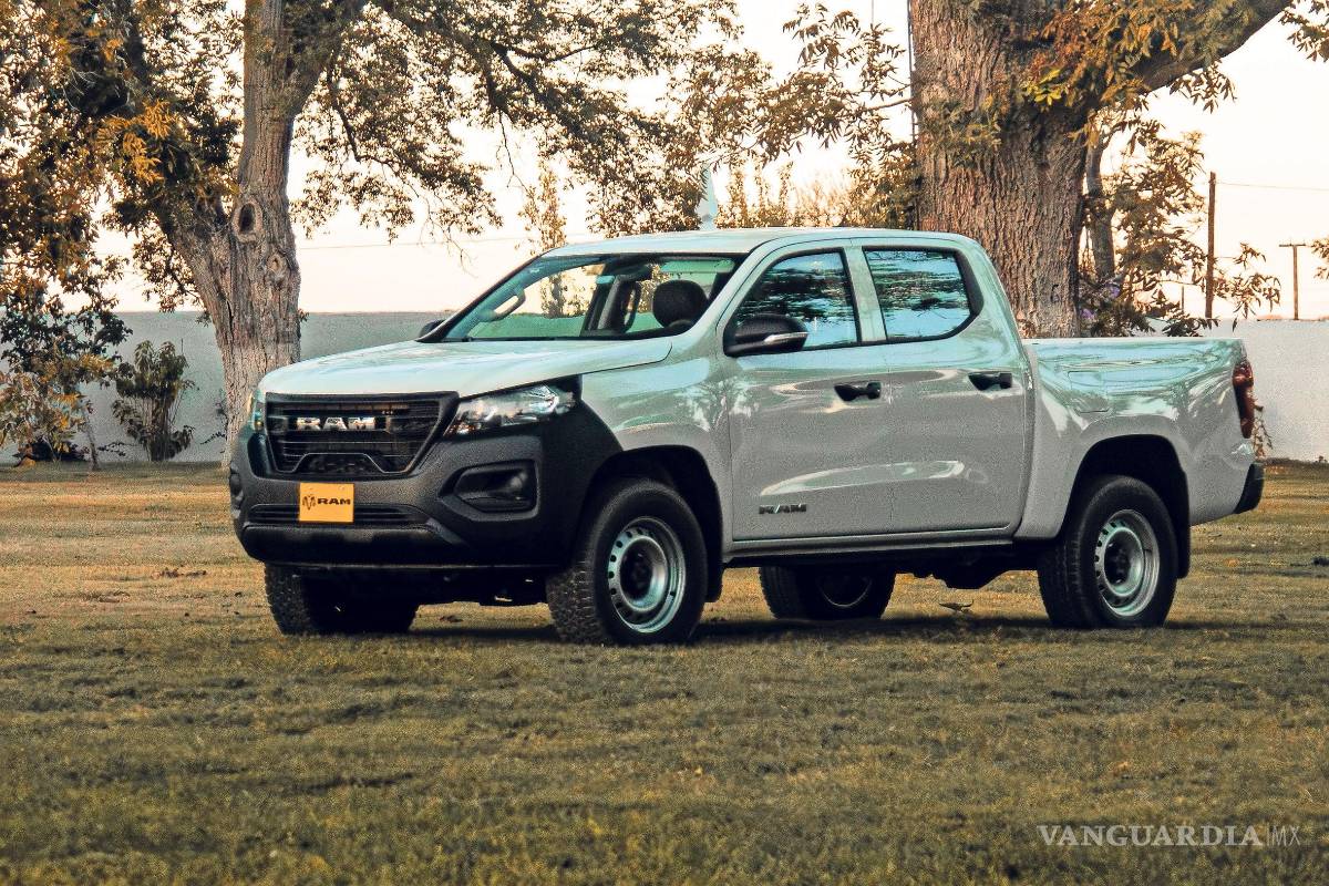 $!Cabina amplia y equilibrada, con tecnología centrada en el conductor y operación intuitiva desde su pantalla de 10 pulgadas.