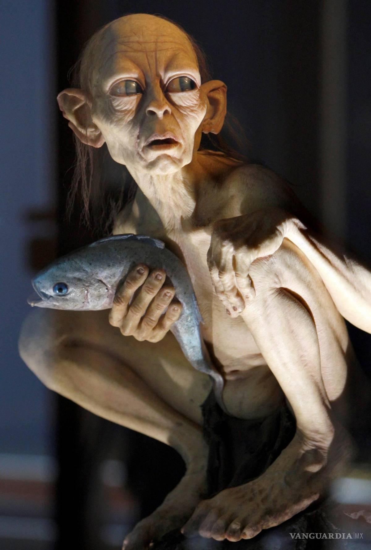 $!Una maqueta 1:1 del personaje Gollum, que forma parte de la exposición sobre la trología El Señor de los Anillos. EFE/Lavandeira jr