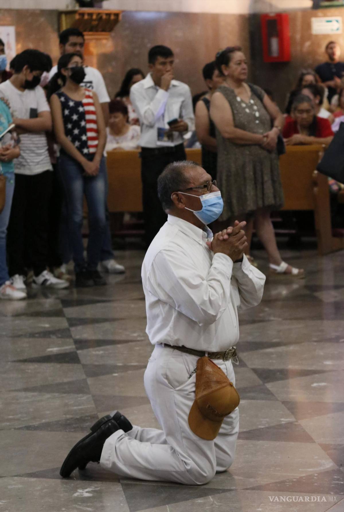 $!Medidas restrictivas aún vigentes, pero aforo total: Diócesis de Saltillo mantiene control en misas del novenario.