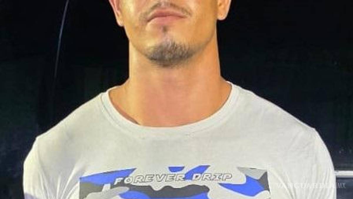 Caen cuatro jóvenes en posesión de drogas en el centro de Monterrey