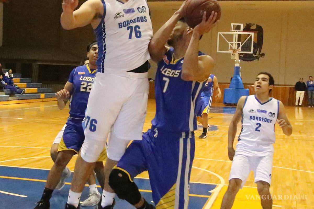 Lobos UAdeC arrasa en casa