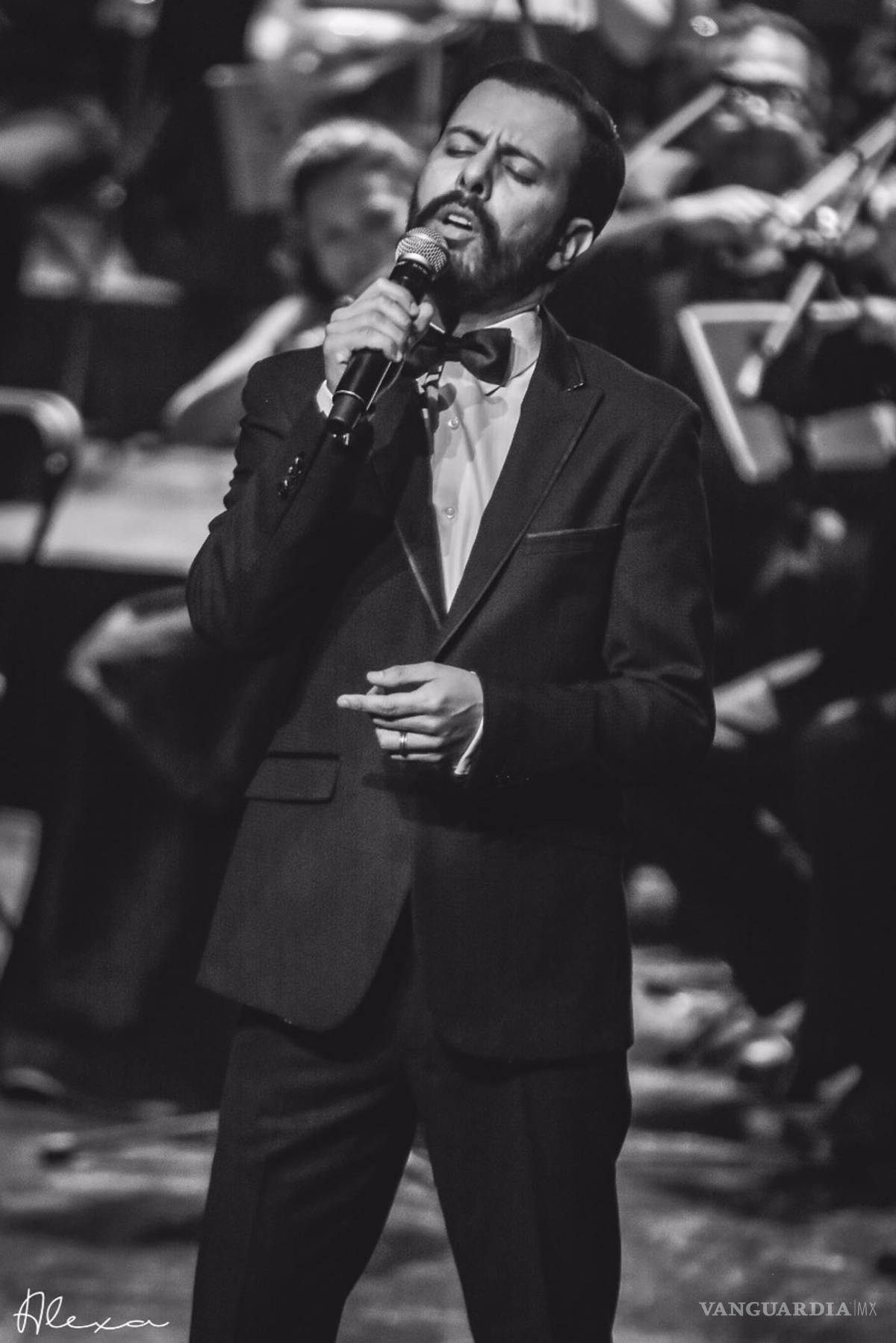 $!De Freddie Mercury a José José con Víctor Carré en Saltillo