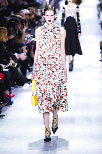 $!Prêt-à-porter Emojis, diamantina, gatos y ParÍs