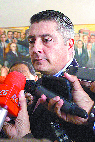 Tema de pagos son infundios de &quot;enemigos&quot; políticos, dice Luna Canales