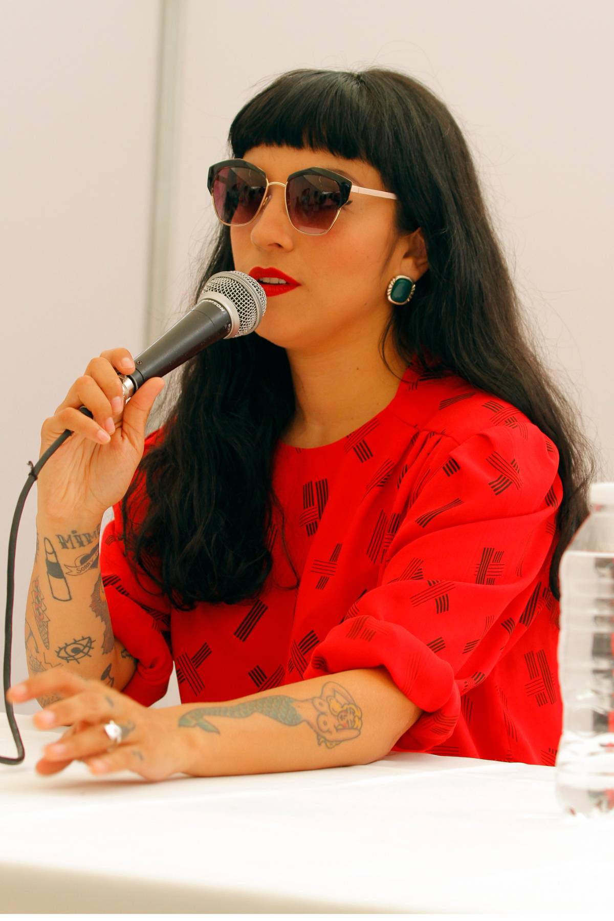 $!Mon Laferte llega con energía a Saltillo y chulea la ciudad