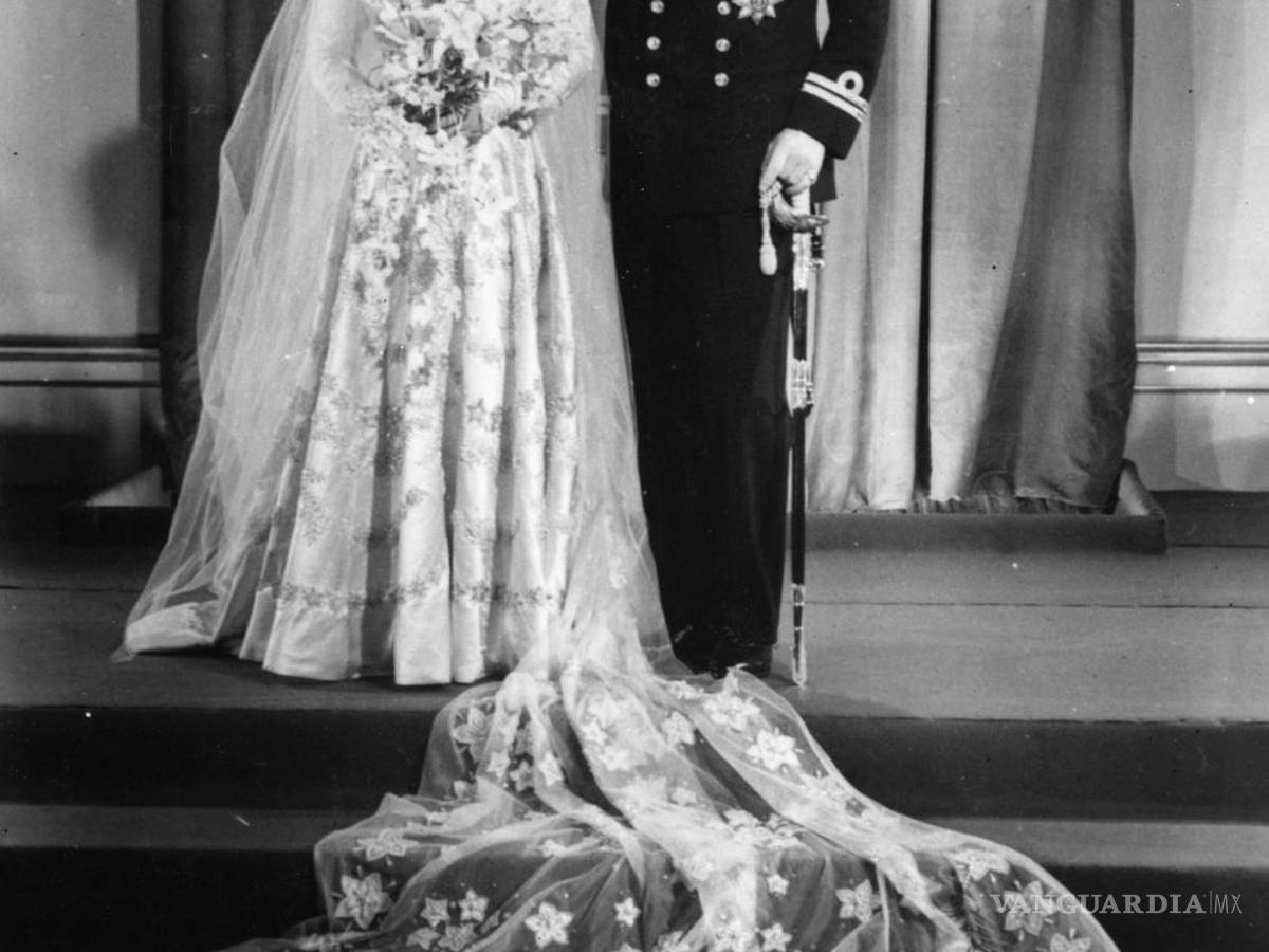 $!La vida de la Reina Isabel II en 20 icónicas fotografías