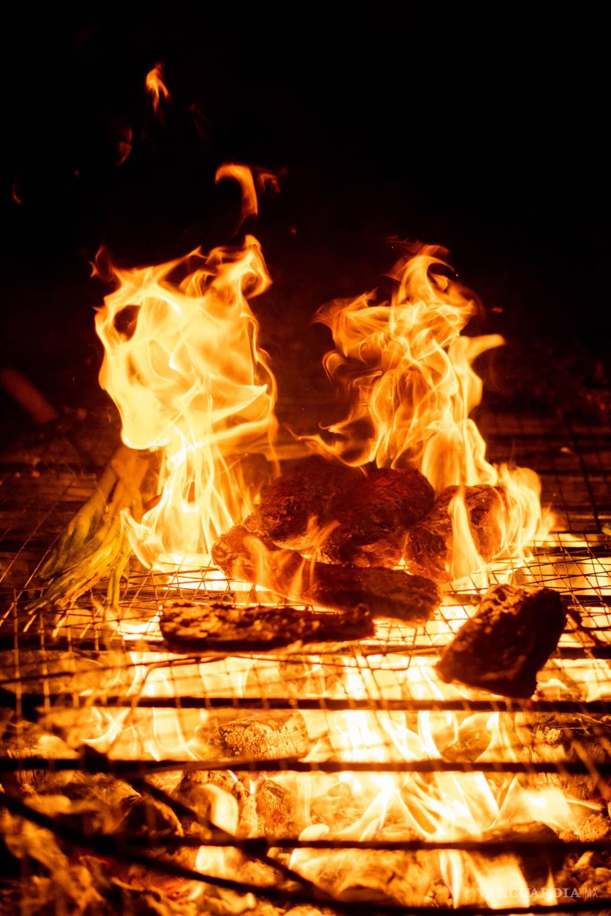 $!Experiencia gastronómica ‘Forces of Nature’ en AlUla, carne 'a la llama'.