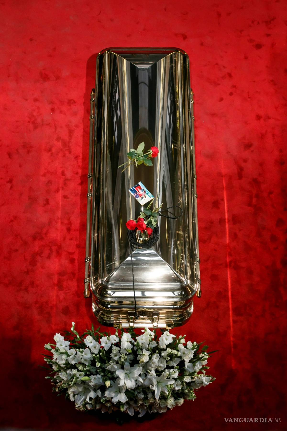 $!FOTOGALERÍA: Palacio de Bellas Artes rinde tributo al príncipe de la canción José José