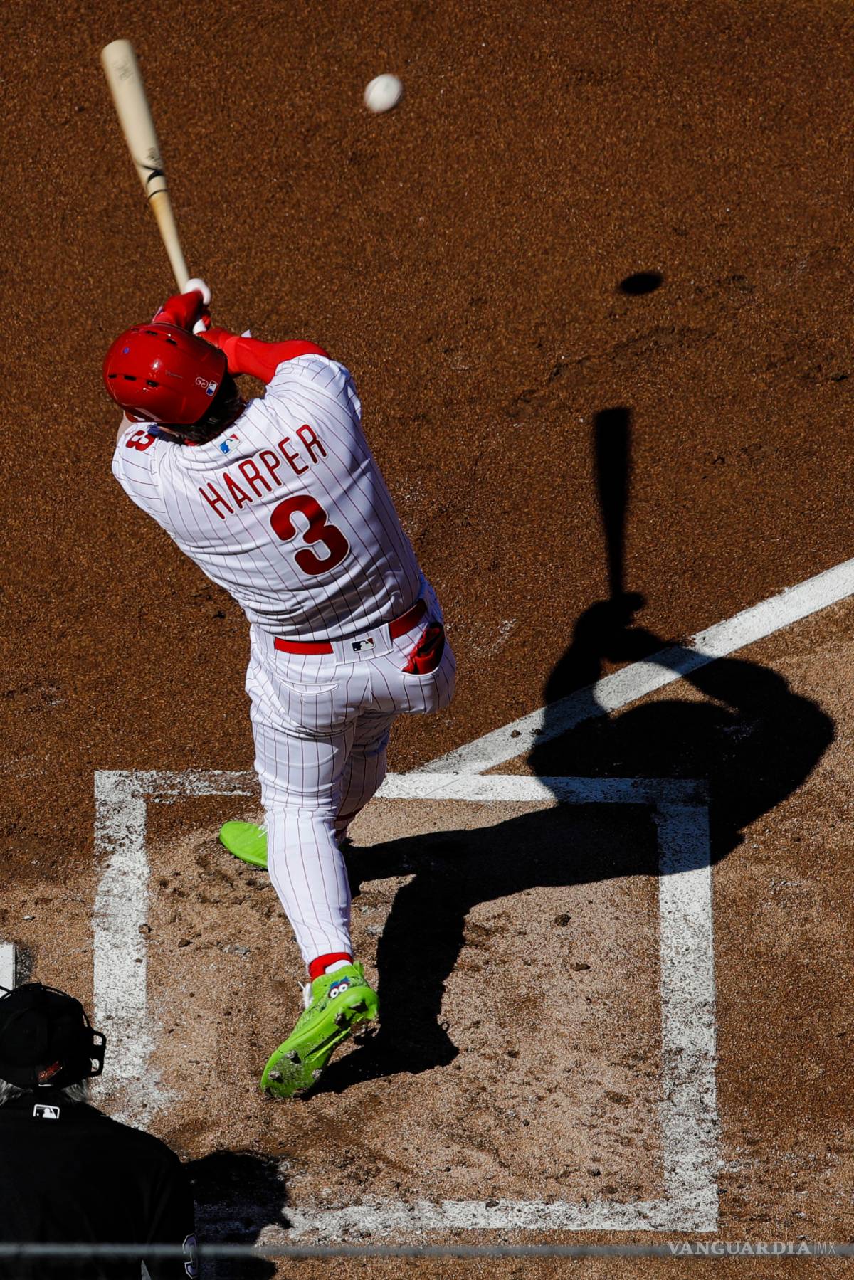 $!Bryce Harper no tiene el mejor debut con los Filis en la victoria ante los Bravos