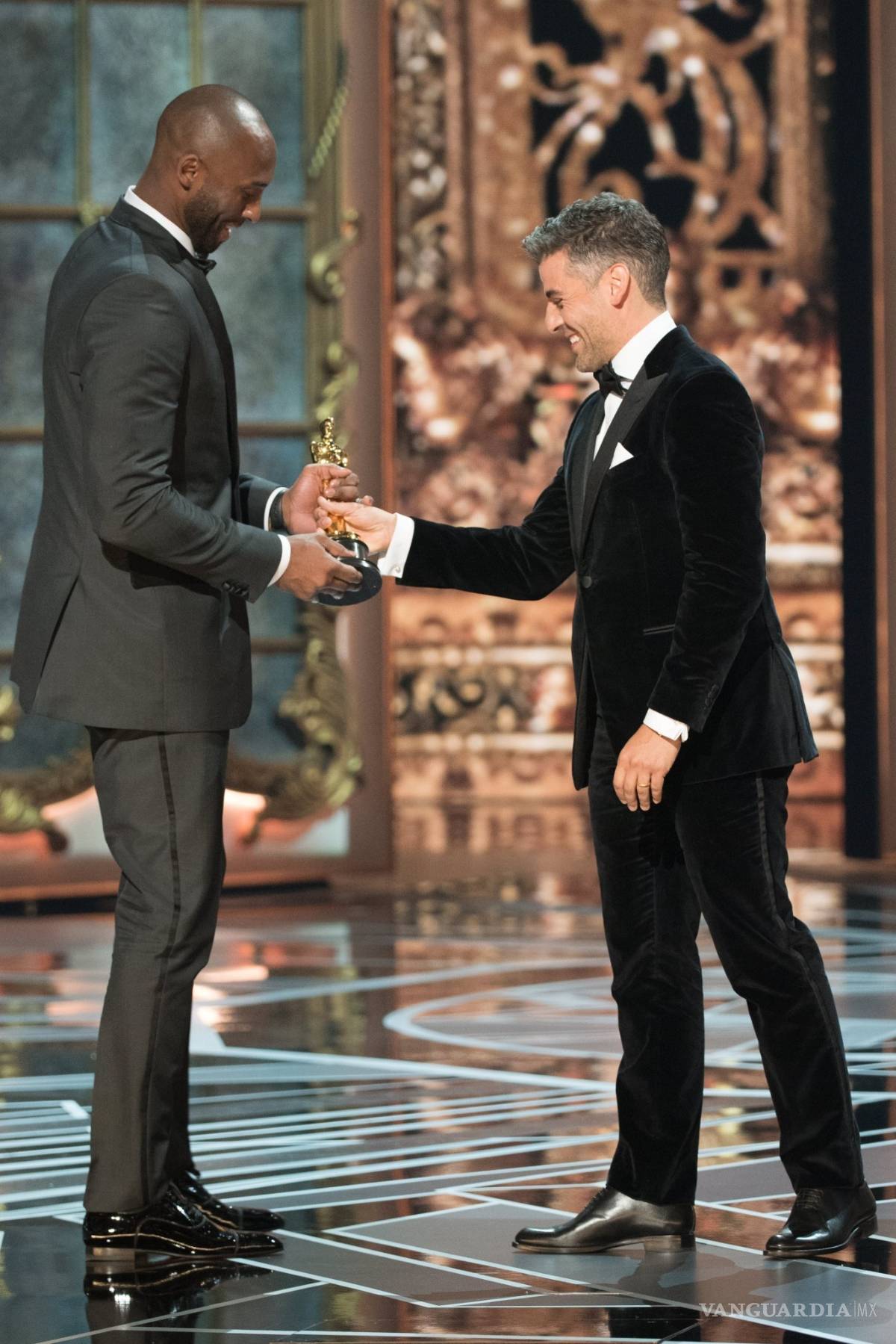 $!Mientras Kobe sigue sin creer el Oscar, LeBron no descarta uno