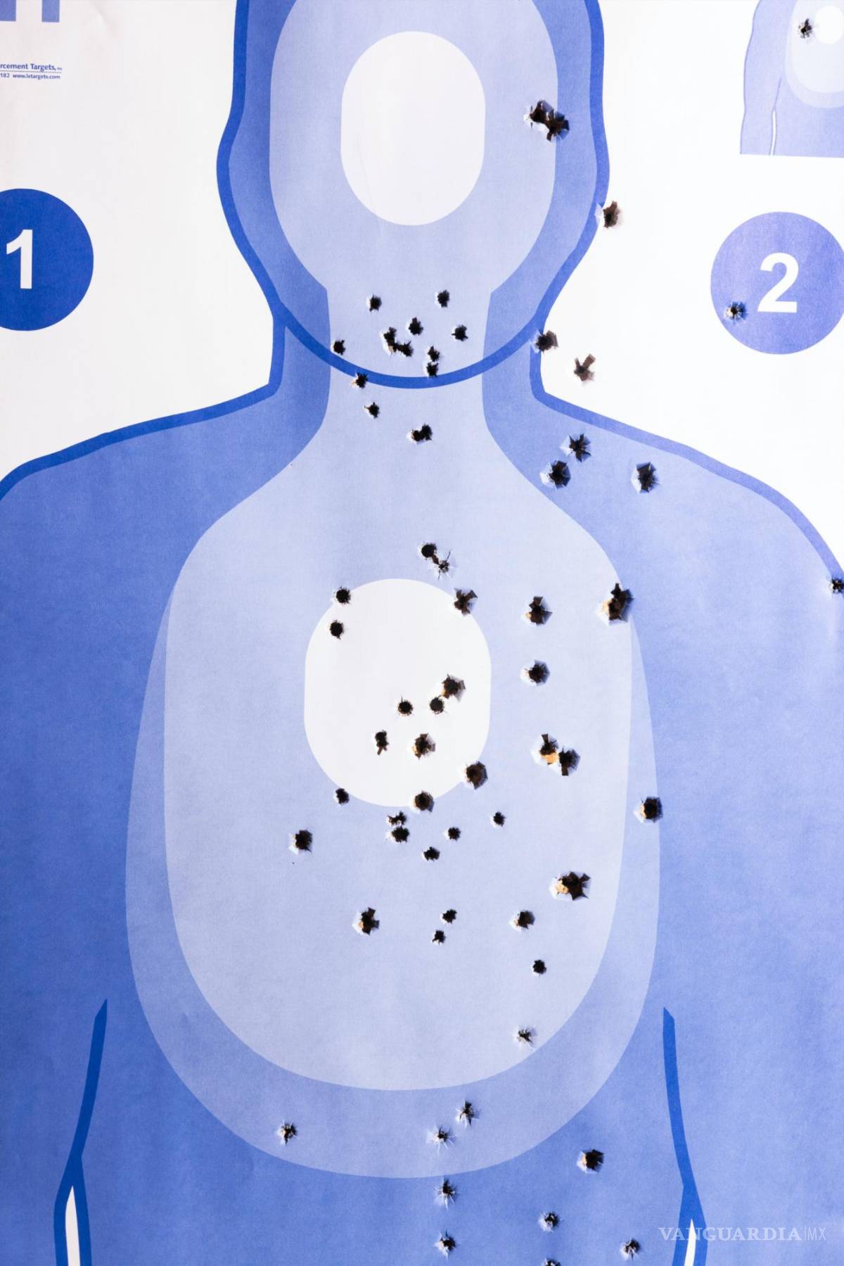 $!Un objetivo acribillado después de que un agente especial de la ATF demostrara una pistola equipada con un dispositivo llamado interruptor.