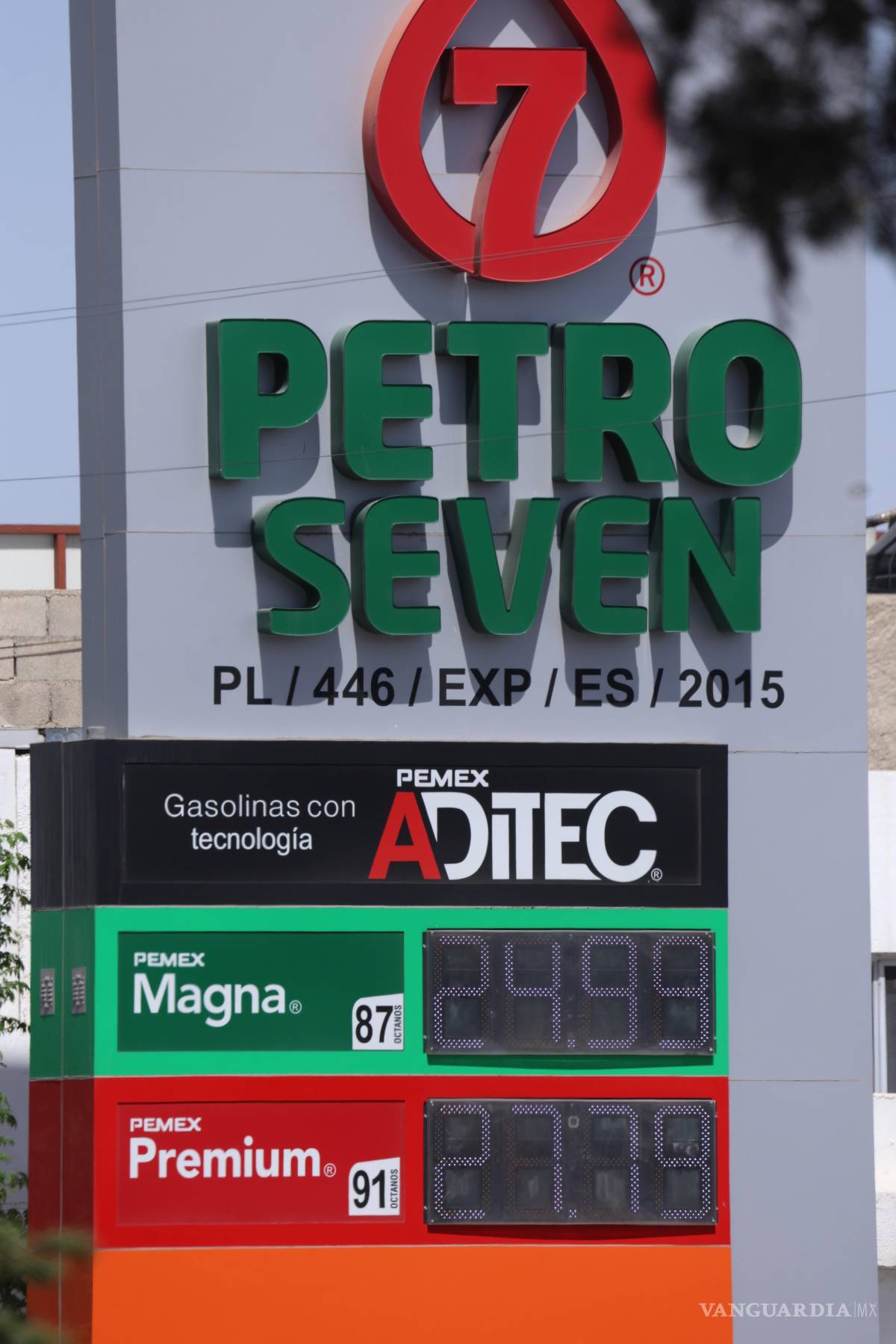 $!Las estaciones de servicio de la Zona Metropolitana de Saltillo presentan avances desiguales en cuanto al cumplimiento del acuerdo.