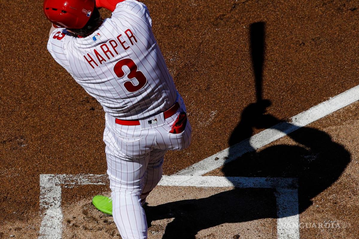 $!Bryce Harper no tiene el mejor debut con los Filis en la victoria ante los Bravos