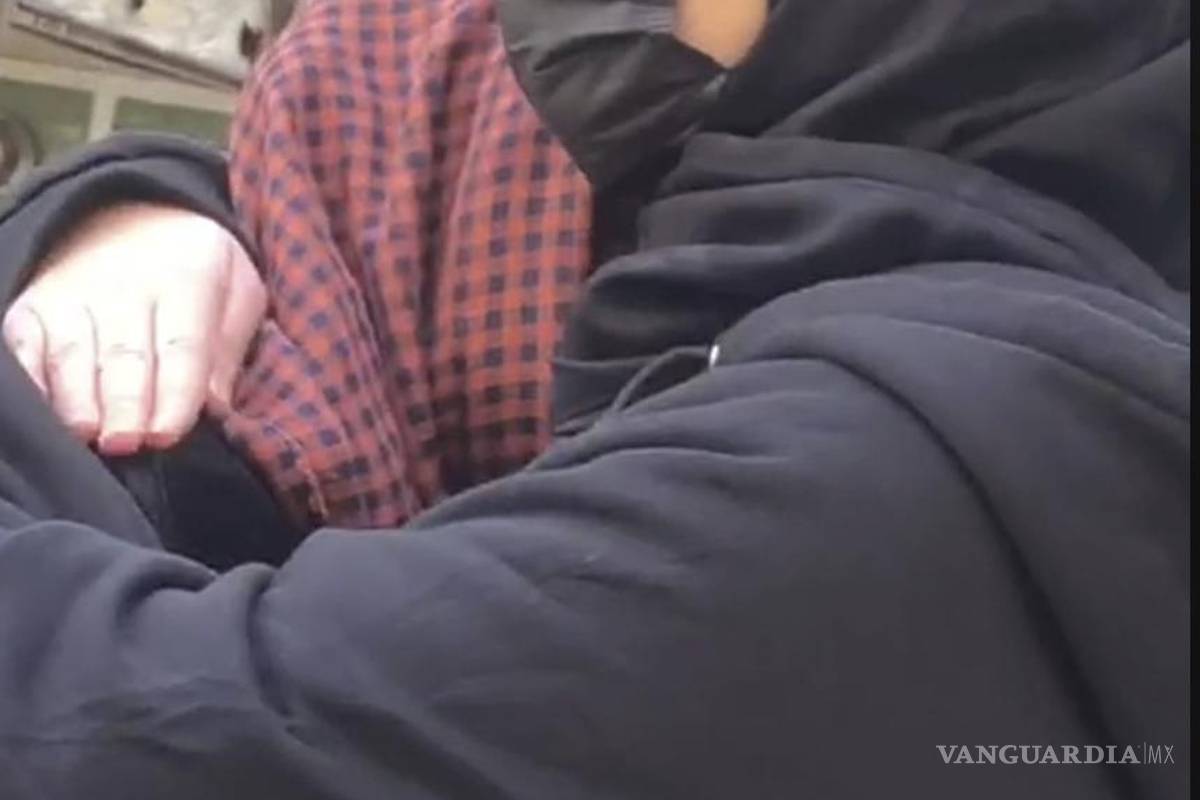 Lloran afganas por bloqueo educativo