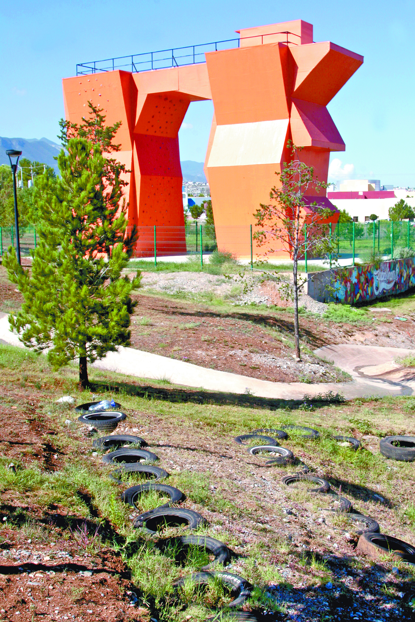 Basura, graffiti y hasta ingesta de alcohol en la zona extrema del Bosque Urbano Saltillo