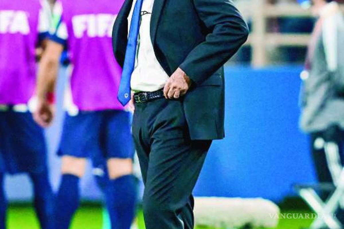 Javier Aguirre pidió disculpas; califica como un ‘fracaso absoluto’ la derrota