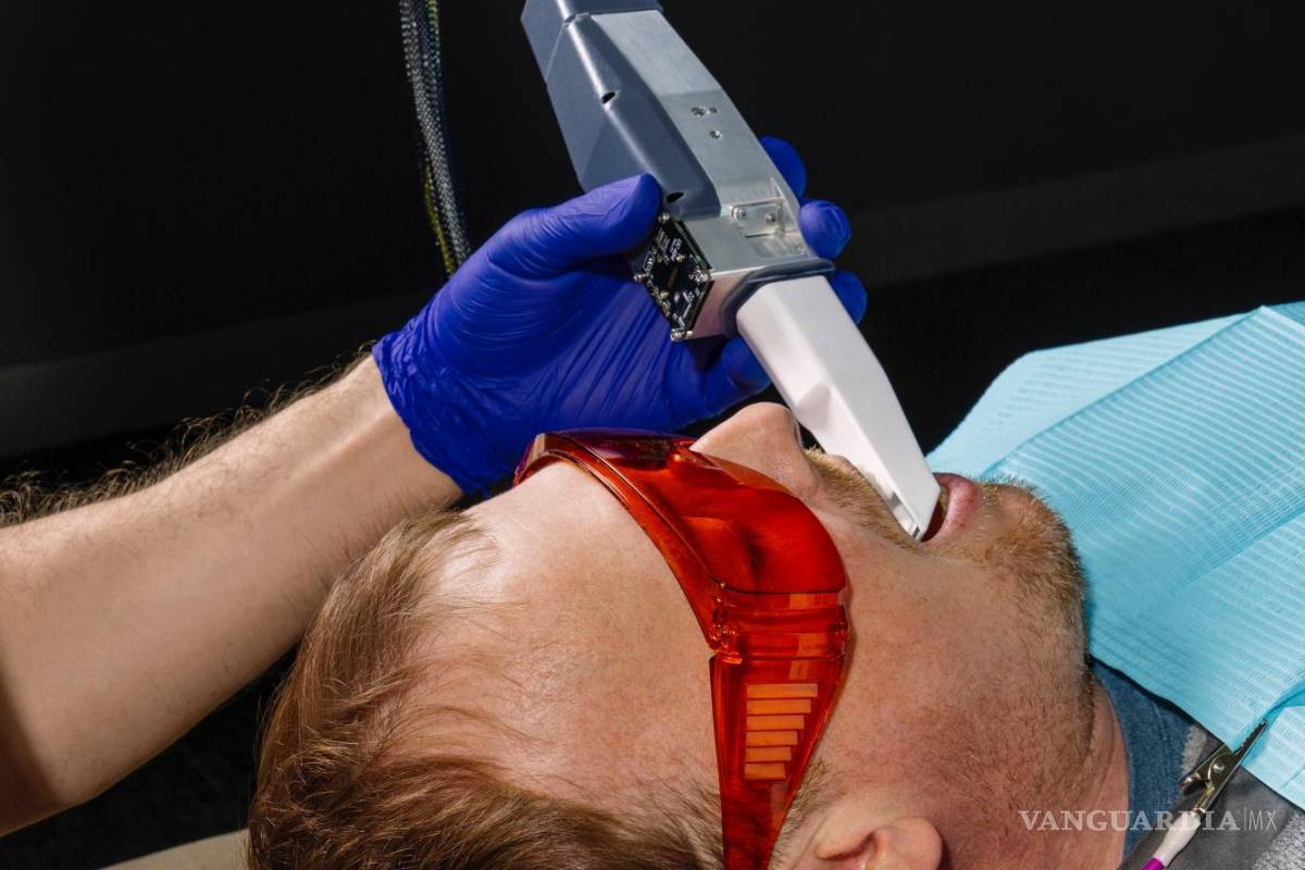 $!Escaneo de la cavidad oral del paciente.