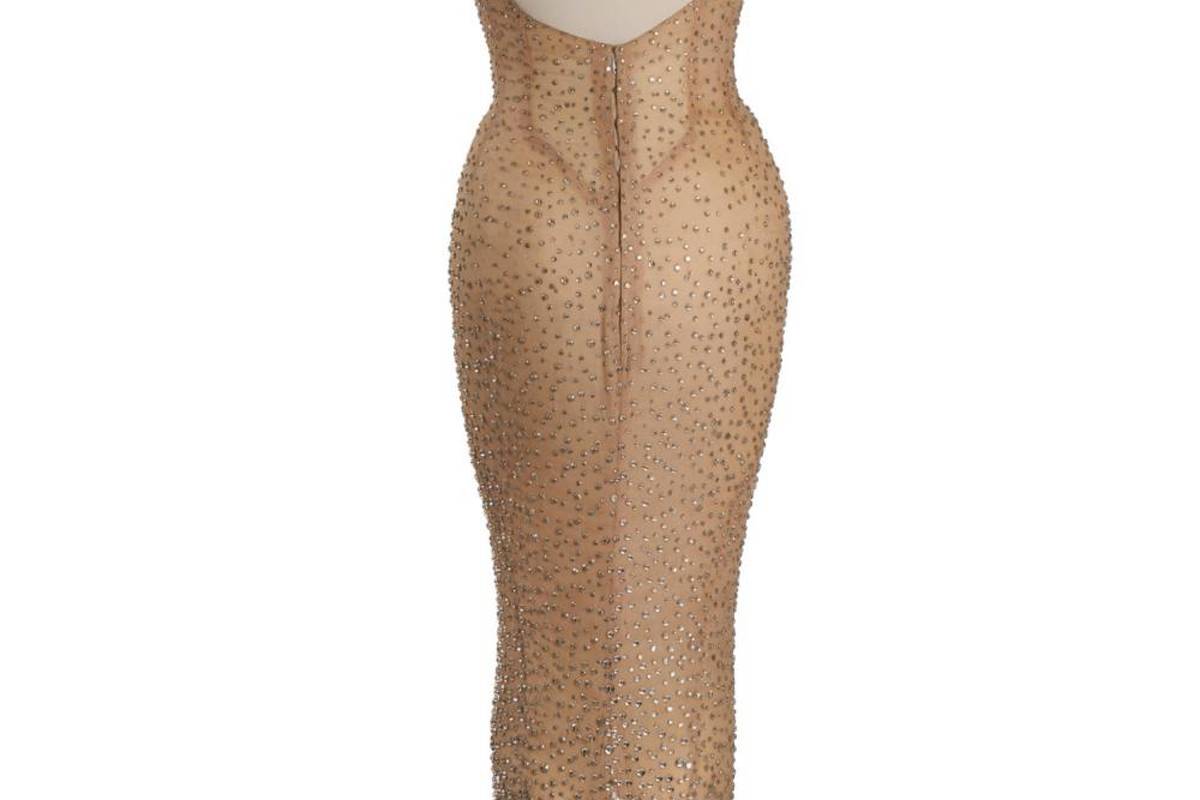 $!Subastan vestido que Marilyn Monroe usó para cantarle a Kennedy