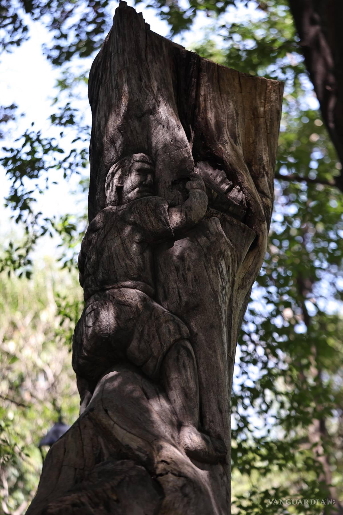 $!En la alameda se encuentran varias obras plásticas de este estilo que interactúan con el ambiente de este espacio público.