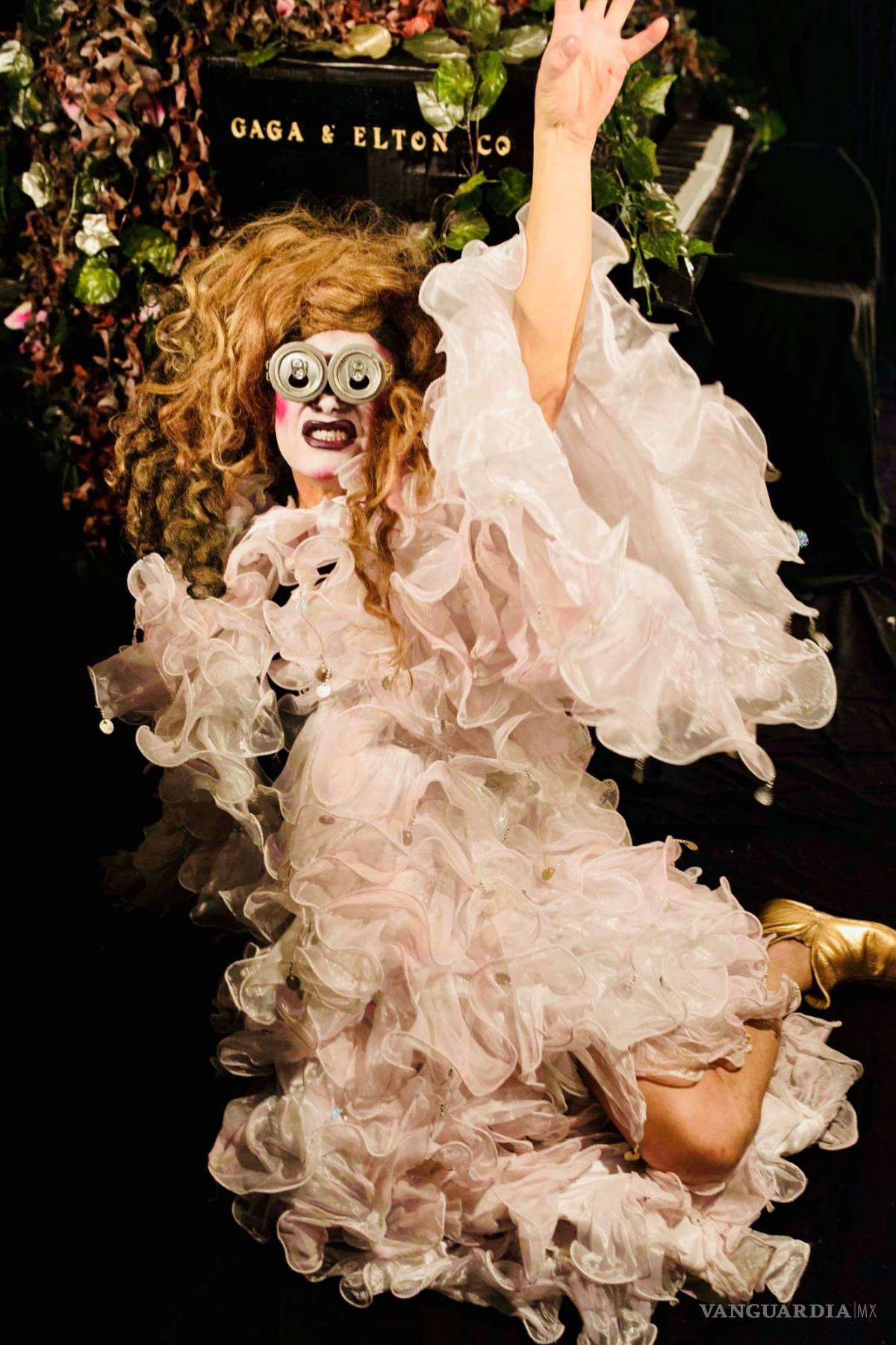 $!Parodias de personales son llevadas al límite del absurdo en un recorrido en su show. EFE/Amaia Osuna