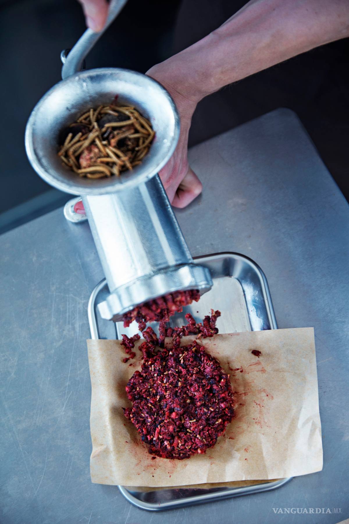 $!Hamburguesas de gusanos es la moda de la comida rápida del futuro