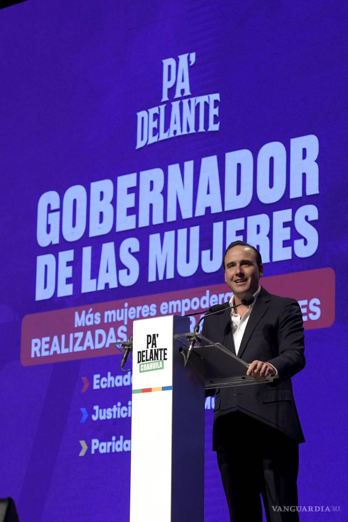 $!El candidato se declaró en pro de las mujeres y sus derechos.