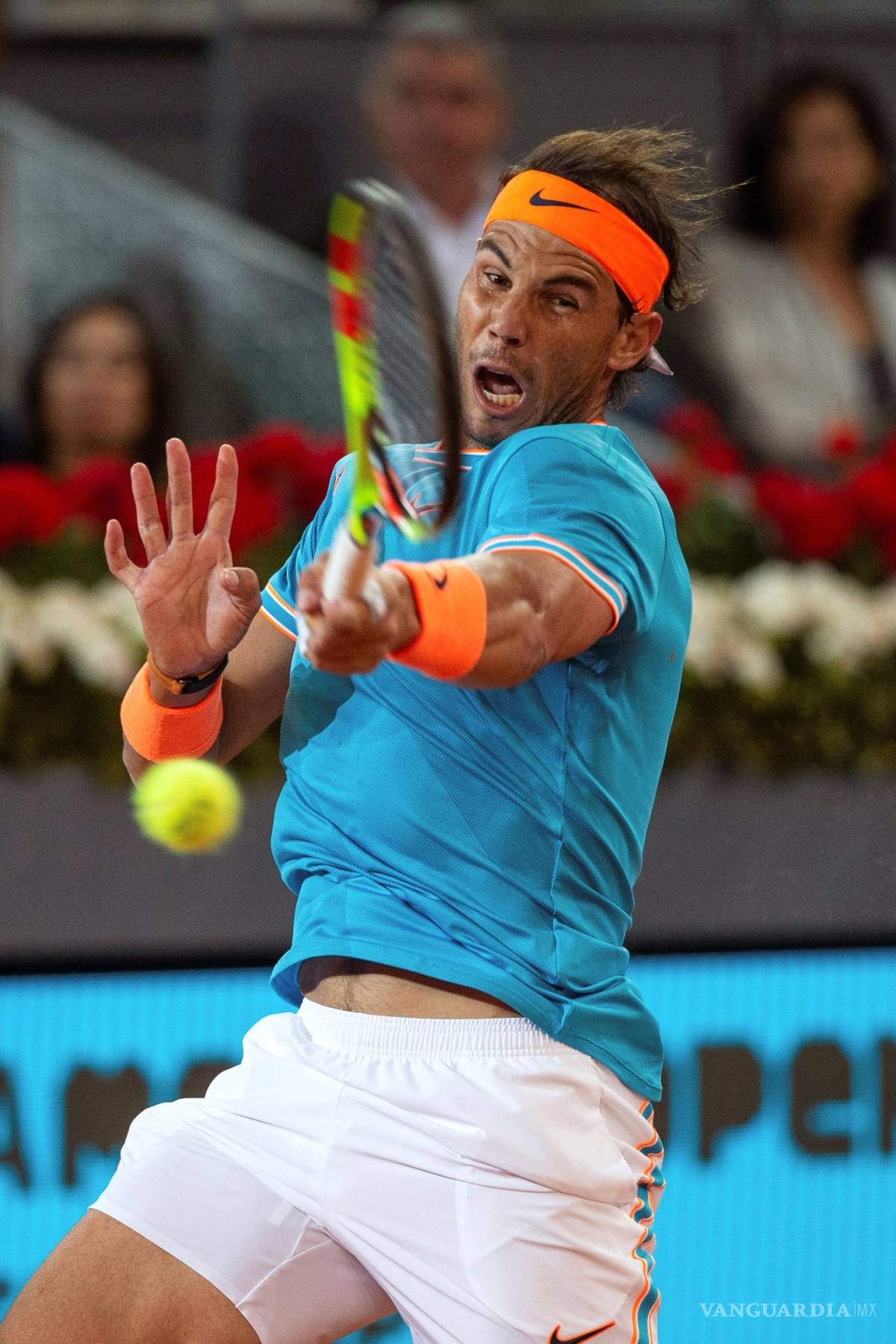 $!Stefanos Tsitsipas le dice adiós a Rafael Nadal del Mutua Madrid Open