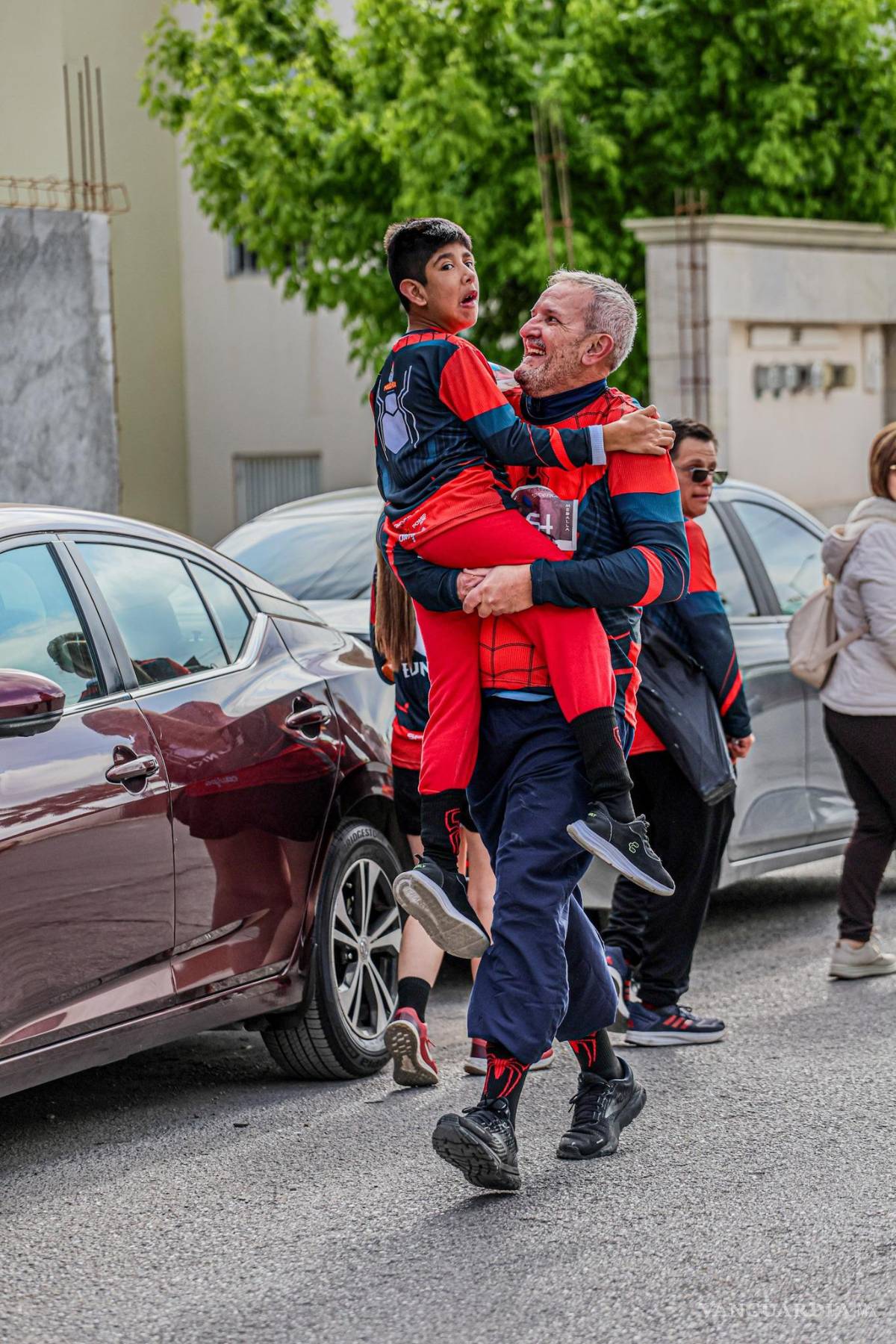 $!Gracias al respaldo de Tupy, niños con discapacidad participaron activamente en la Spider Run-La Salle.