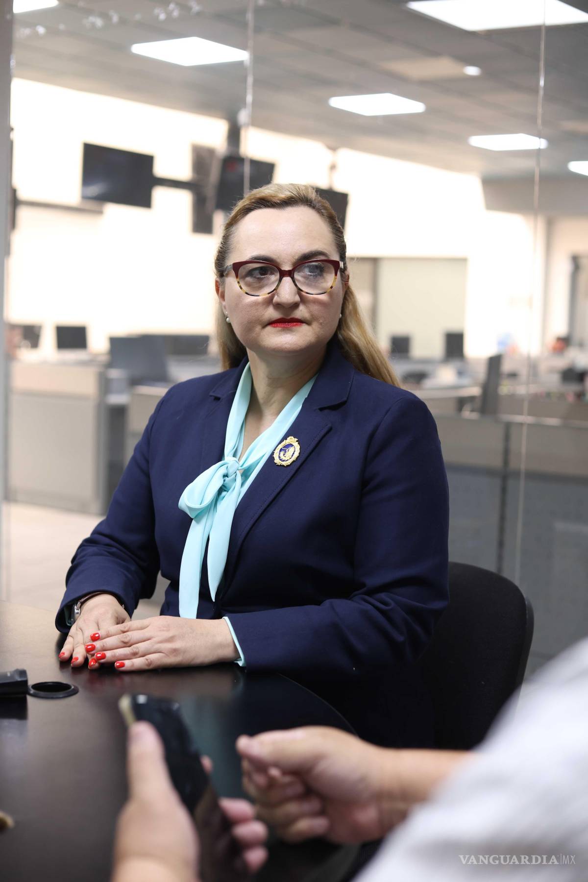 $!Durante su visita a la redacción de VANGUARDIA, la abogada propuso sancionar a jueces y funcionarios que incumplan con los plazos y principios del nuevo sistema judicial.