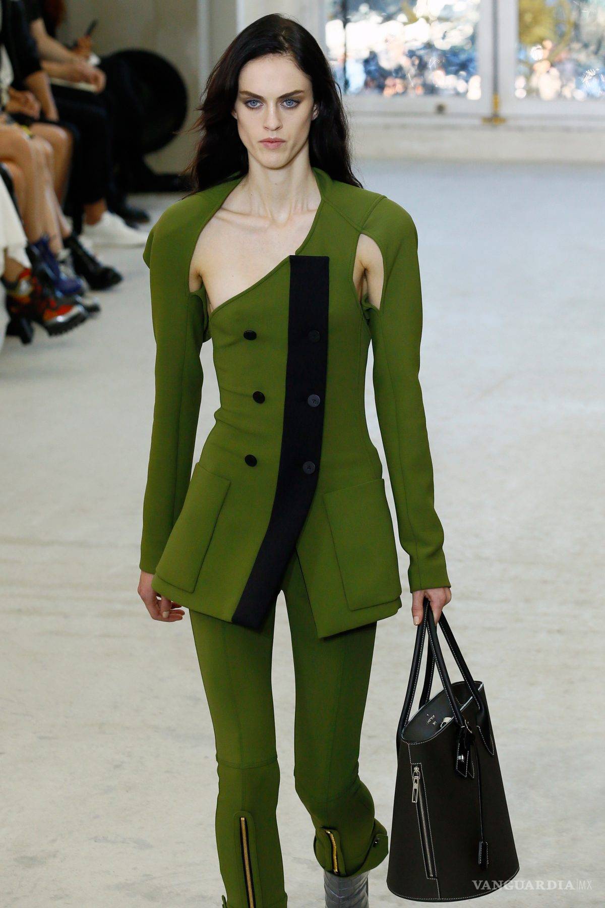 $!París impone carácter en la semana de la moda