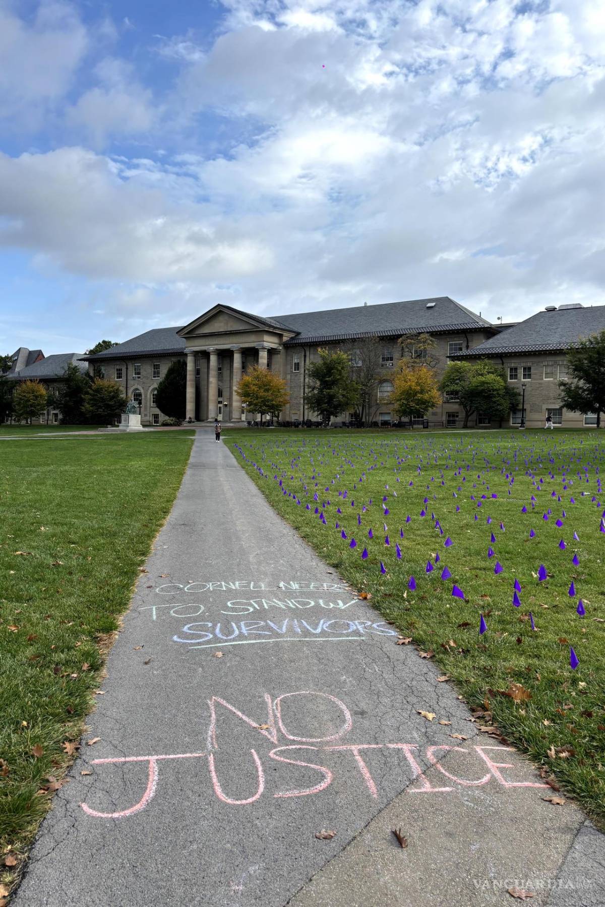 $!En el claustro de la Universidad de Cornell se debate una moción de falta de confianza en la dirección del centro por su gestión del caso de violación grupal.